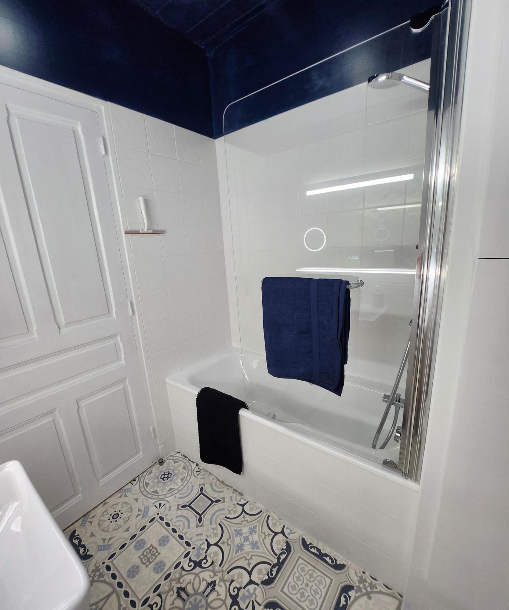 Chaleureux Appartement Refait A Neuf Vic-sur-Cere Exterior photo